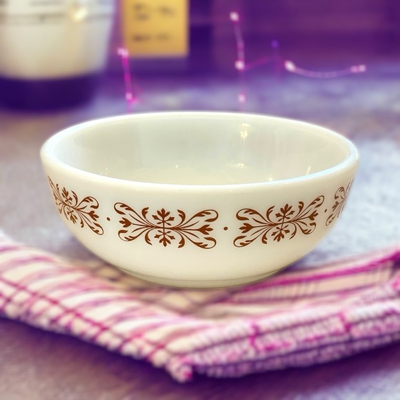 Anchor Hocking Vintage White Bowl with Copper Filagree Floral Design - Picture 1 of 9